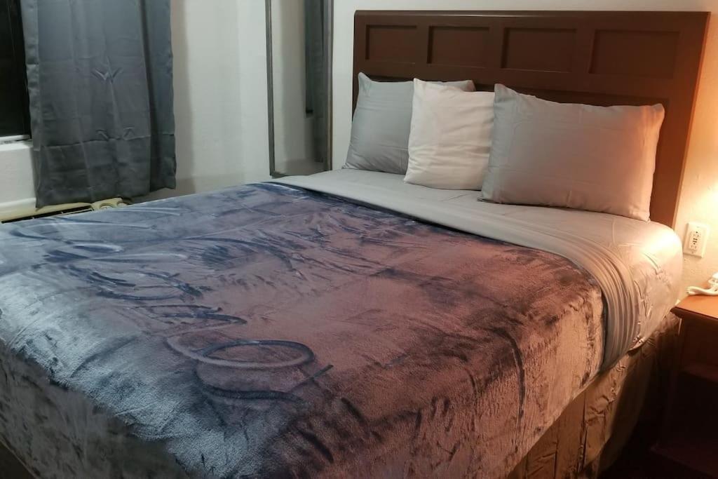 Osu 2 Queen Bed Hotel Room 104 Booking Stillwater Exterior photo